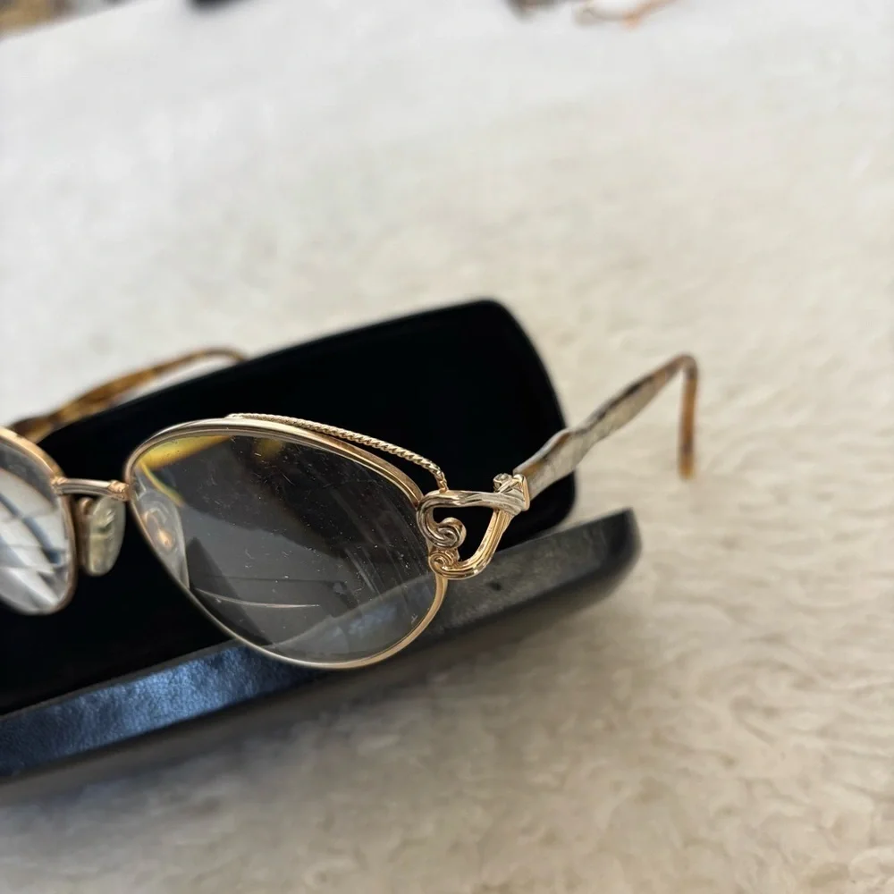 Tura Vintage Gold tone Eyeglasses Frame only w/ Case